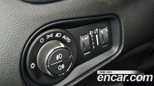 Jeep Renegade 2017 — photo 20
