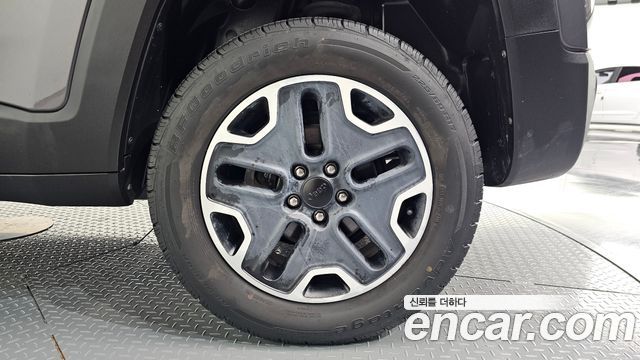 Jeep Renegade 2017 — photo 7
