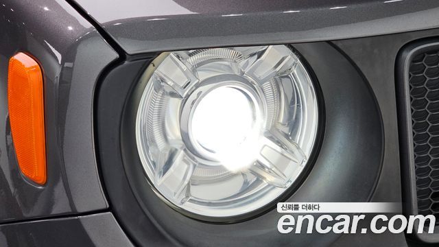 Jeep Renegade 2017 — photo 8