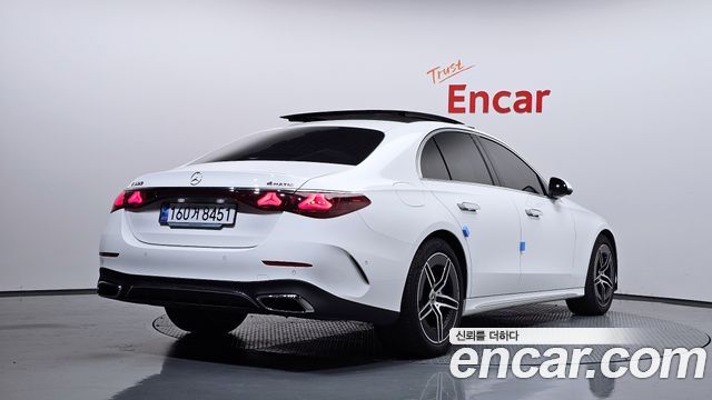 Mercedes-Benz E-Class 2024 — photo 2