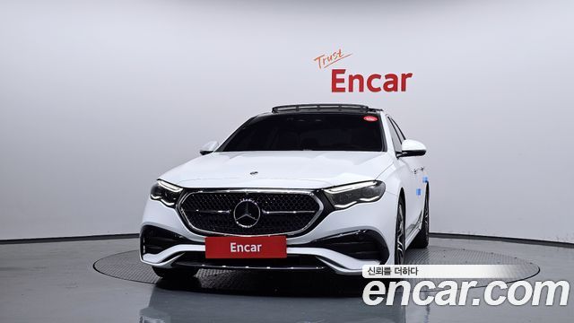 Mercedes-Benz E-Class 2024 — photo 3
