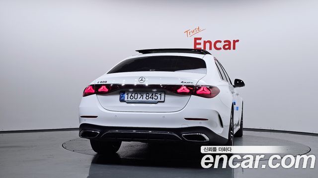 Mercedes-Benz E-Class 2024 — photo 4