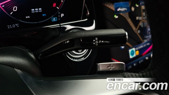 Mercedes-Benz E-Class 2024 — photo 12