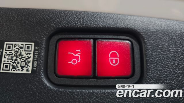 Mercedes-Benz E-Class 2024 — photo 25