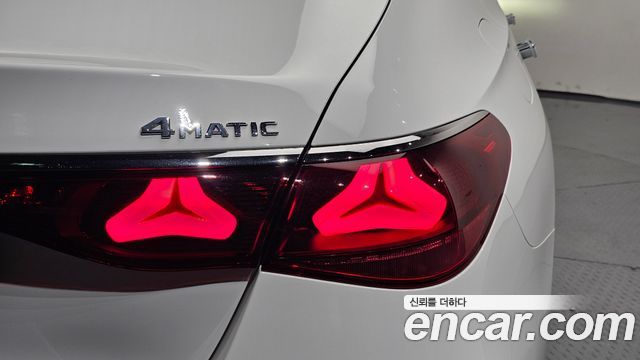 Mercedes-Benz E-Class 2024 — photo 9