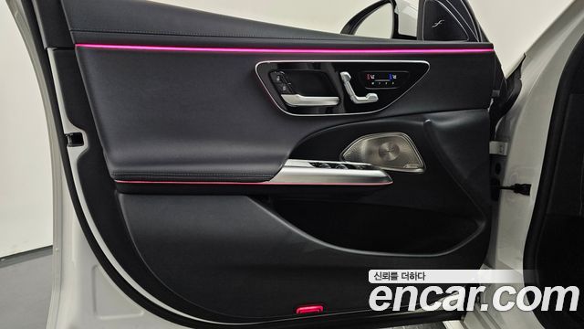 Mercedes-Benz E-Class 2024 — photo 14
