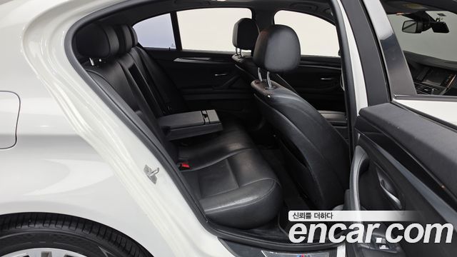 BMW 5-Series 2016 — photo 12