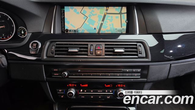 BMW 5-Series 2016 — photo 14