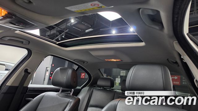 BMW 5-Series 2016 — photo 19