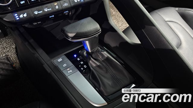 Hyundai AVANTE 2021 — photo 12