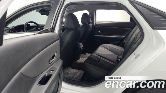 Hyundai AVANTE 2021 — photo 18