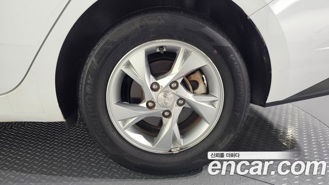 Hyundai AVANTE 2021 — photo 7