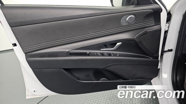 Hyundai AVANTE 2021 — photo 14