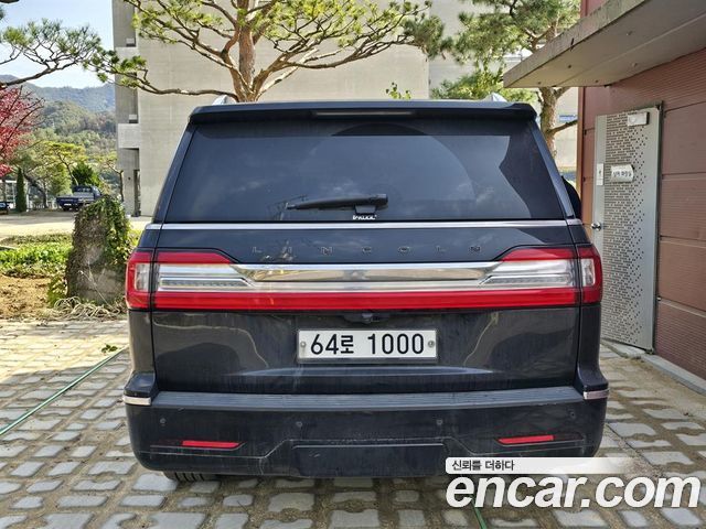 Lincoln Navigator 2019 — photo 3