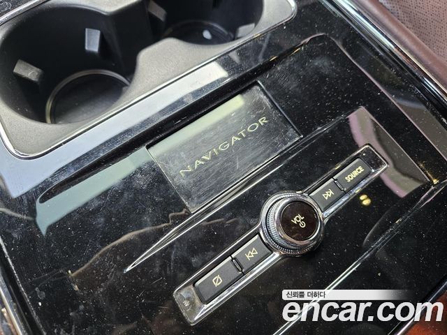 Lincoln Navigator 2019 — photo 13