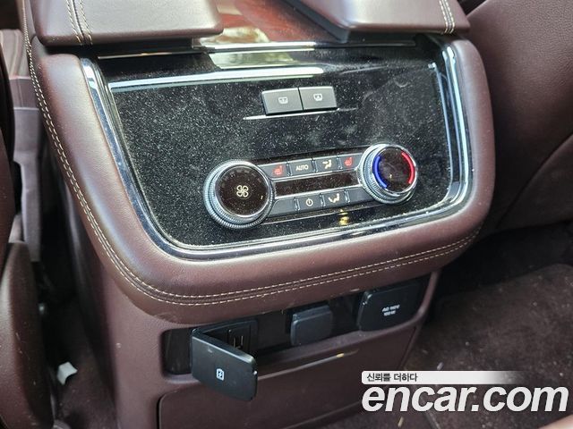 Lincoln Navigator 2019 — photo 14