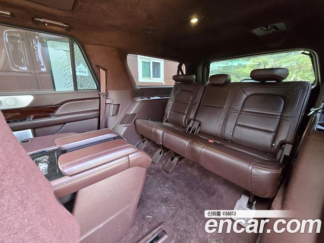 Lincoln Navigator 2019 — photo 16