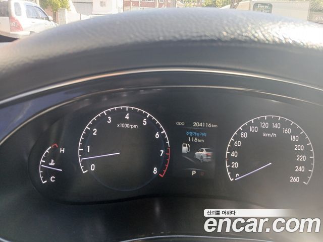 Hyundai Genesis 2012 — photo 8