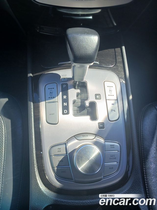 Hyundai Genesis 2012 — photo 9