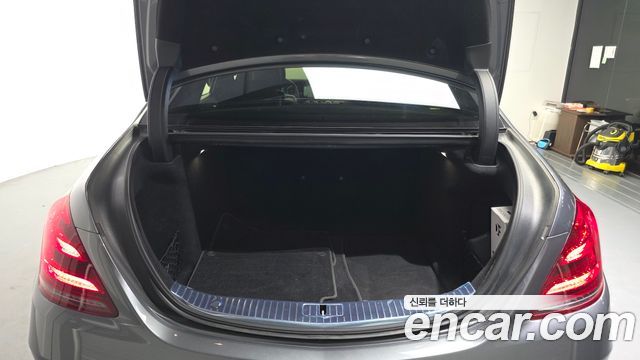 Mercedes-Benz S-Class 2018 — photo 26