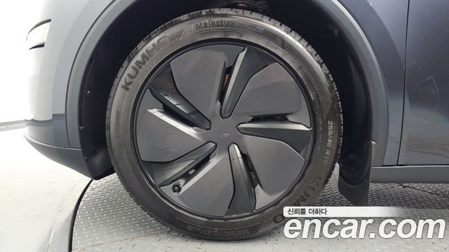 Tesla Model Y 2026 — photo 5