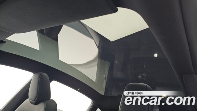 Tesla Model Y 2026 — photo 25