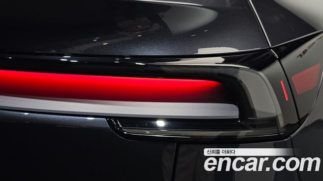 Tesla Model Y 2026 — photo 9