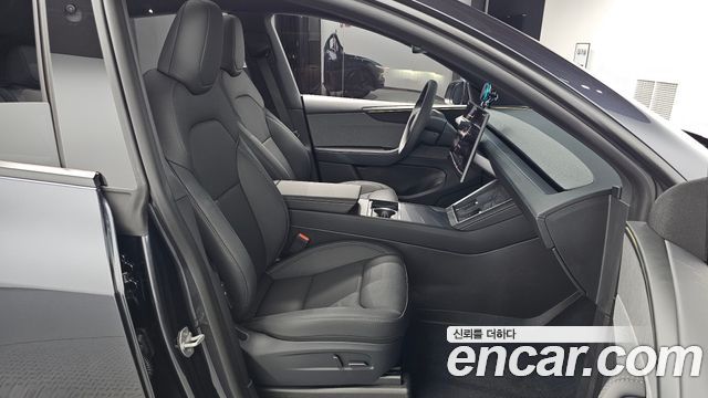 Tesla Model Y 2026 — photo 16