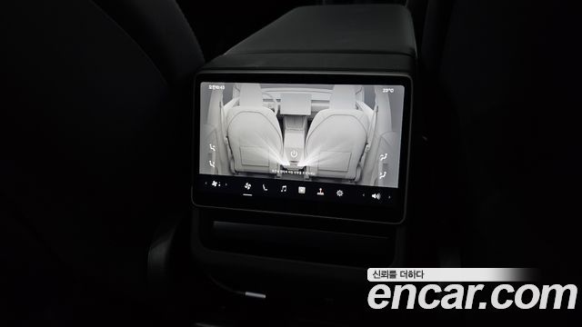 Tesla Model Y 2026 — photo 30