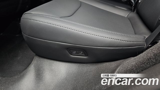 Tesla Model Y 2026 — photo 36