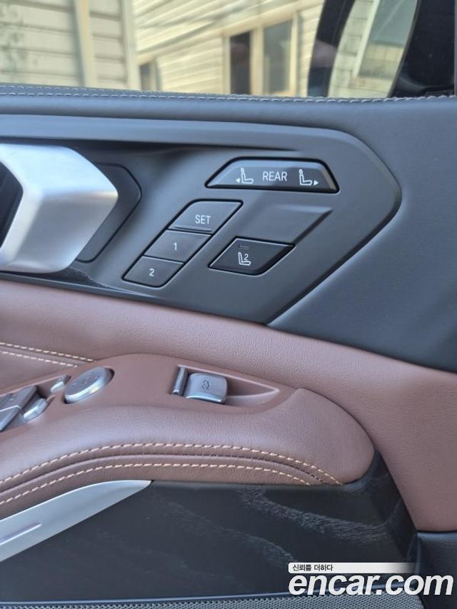 BMW X7 2021 — photo 3
