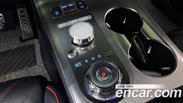 Genesis GV70 2025 — photo 12