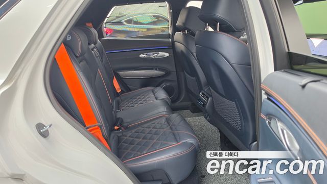Genesis GV70 2025 — photo 17