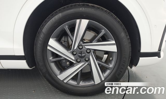 Genesis GV70 2025 — photo 7