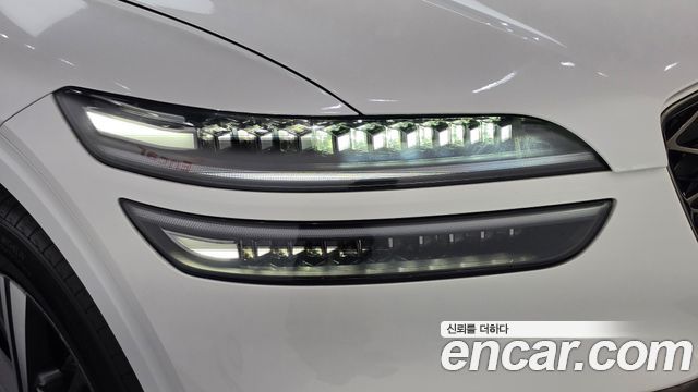Genesis GV70 2025 — photo 8