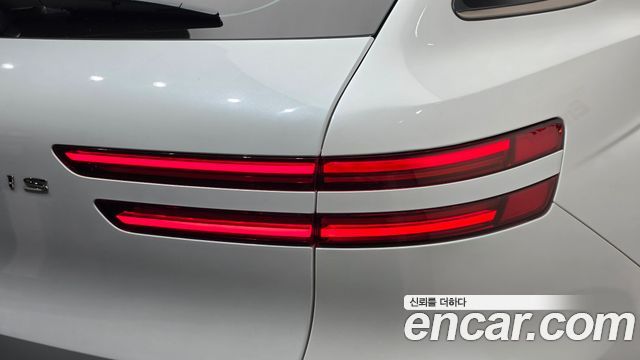 Genesis GV70 2025 — photo 9