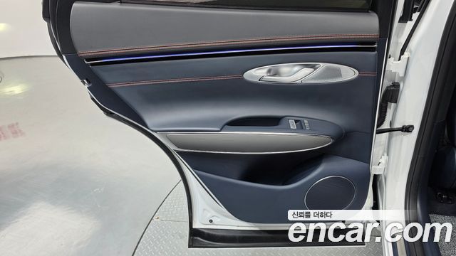 Genesis GV70 2025 — photo 15