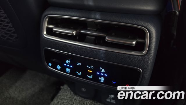 Genesis GV70 2025 — photo 32