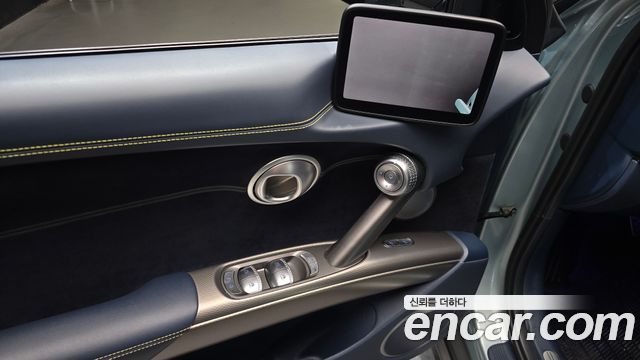 Genesis GV60 2022 — photo 25