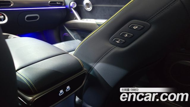 Genesis GV60 2022 — photo 28