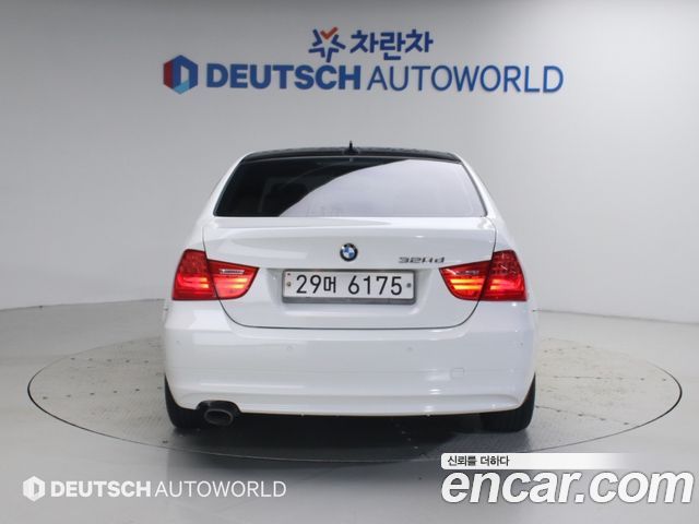BMW 3-Series 2011 — photo 4