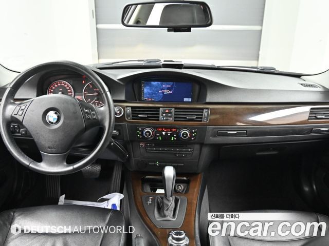BMW 3-Series 2011 — photo 7