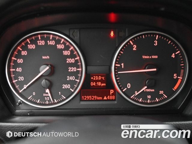 BMW 3-Series 2011 — photo 8