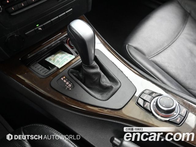 BMW 3-Series 2011 — photo 9
