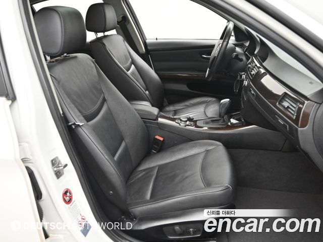 BMW 3-Series 2011 — photo 10