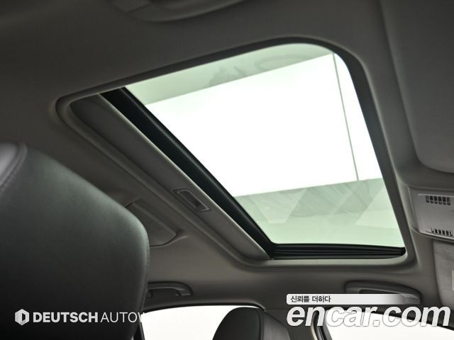 BMW 3-Series 2011 — photo 18