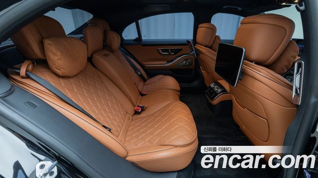 Mercedes-Benz S-Class 2023 — photo 10