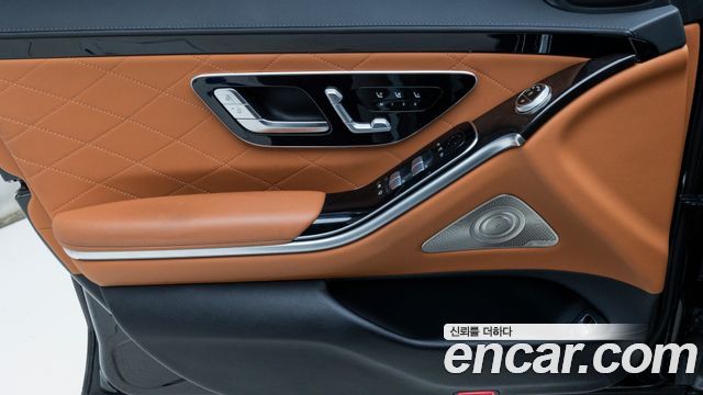 Mercedes-Benz S-Class 2023 — photo 15
