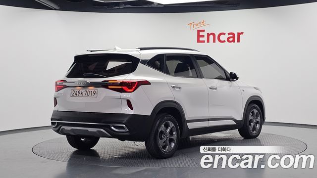 Kia Seltos 2023 — photo 2