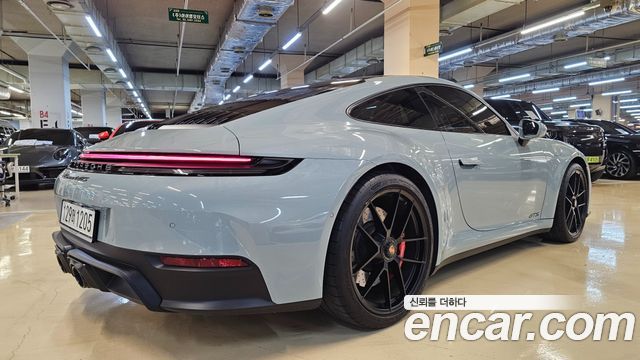 Porsche 911 2025 — photo 2